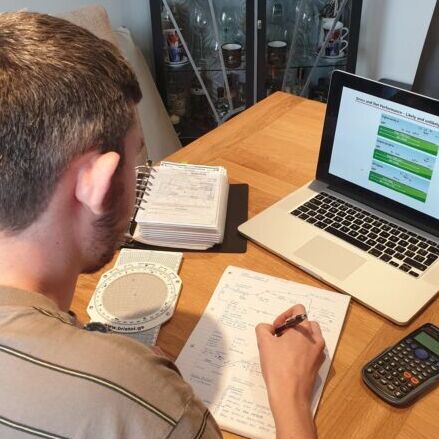 Mathew Ross studying ATPL online